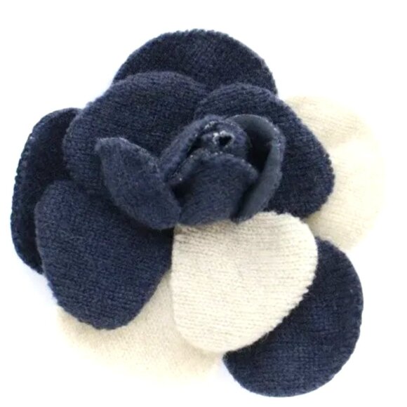 CHANEL Jewelry - Chanel Camelia Knit Brooch